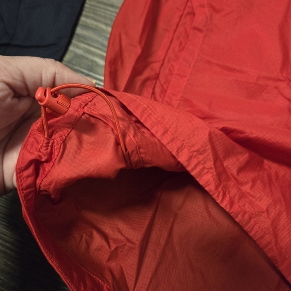 Patagonia Houdini Navy and Red Pullover - Picture 9 of 11